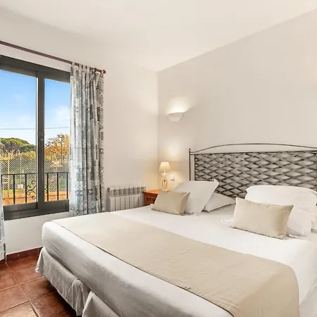 25 Lola Flores * סן טרופז