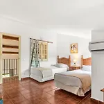 Villa 25 Lola Flores Saint-Tropez