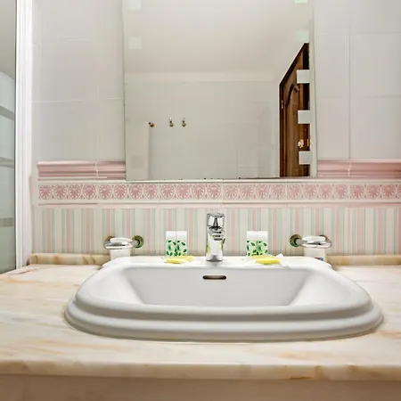 Villa 25 Lola Flores