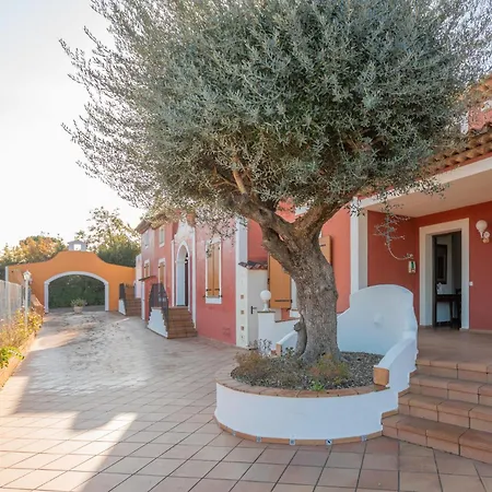 25 Lola Flores Saint-Tropez